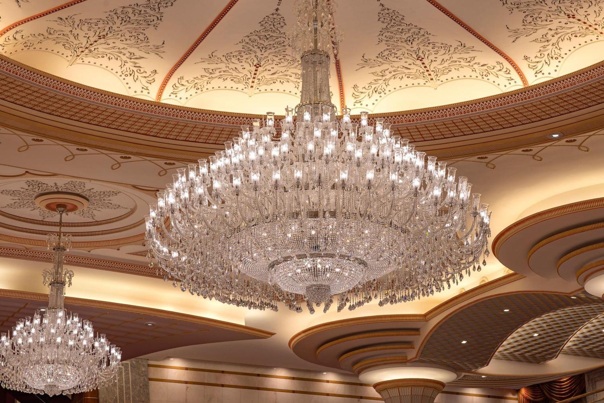 Hotel The Ritz-Carlton Džidda Exteriér fotografie A chandelier